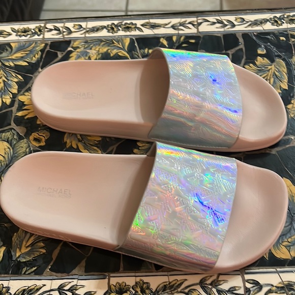 MICHAEL Michael Kors Shoes - Michael Kors Gilmore Slides size 8M